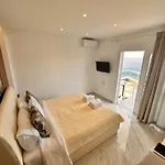 Bella Vista